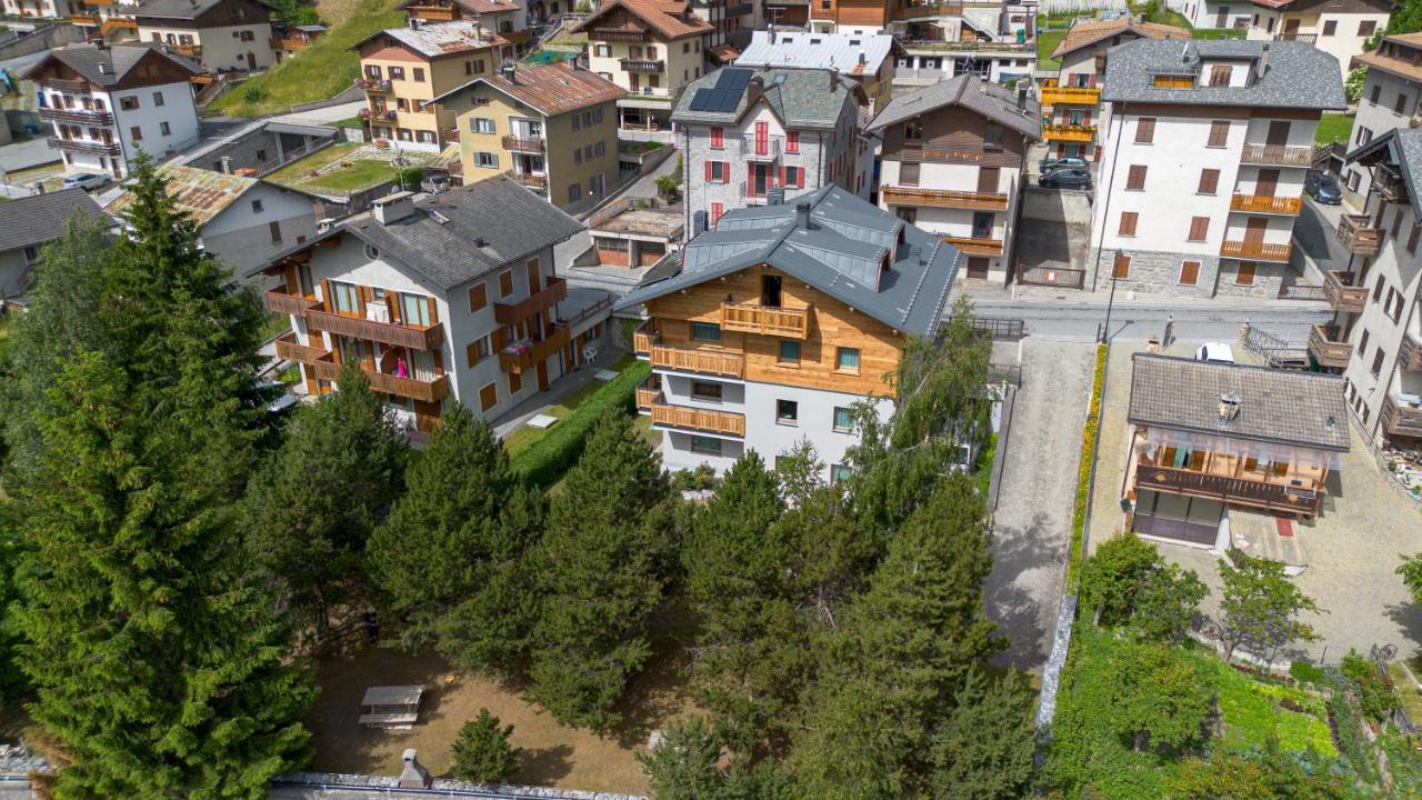 La Casa Di Armando Aparthotel Bormio Exteriör bild