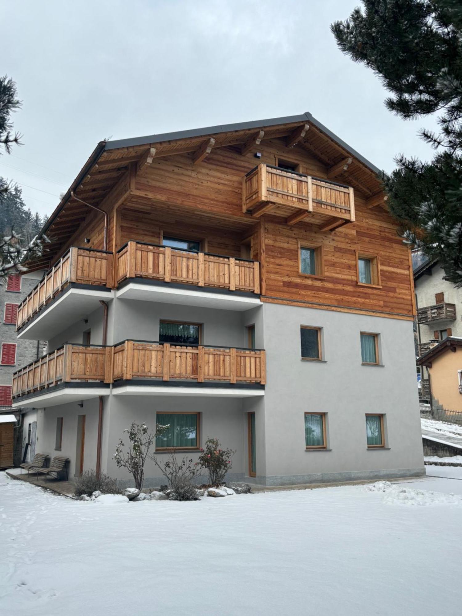 La Casa Di Armando Aparthotel Bormio Exteriör bild