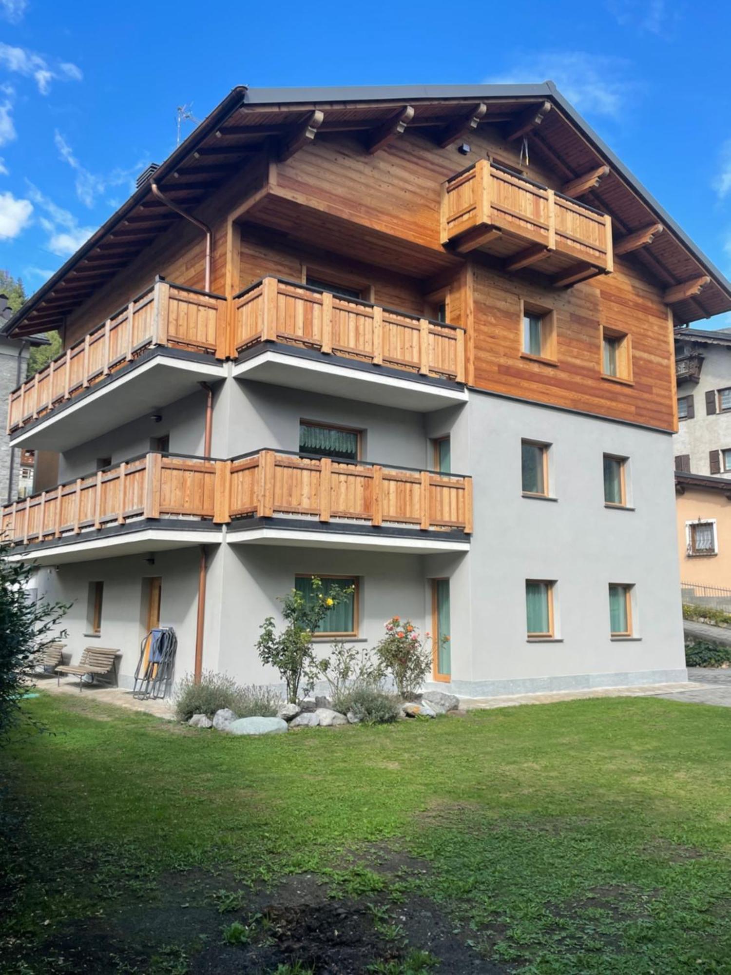 La Casa Di Armando Aparthotel Bormio Exteriör bild
